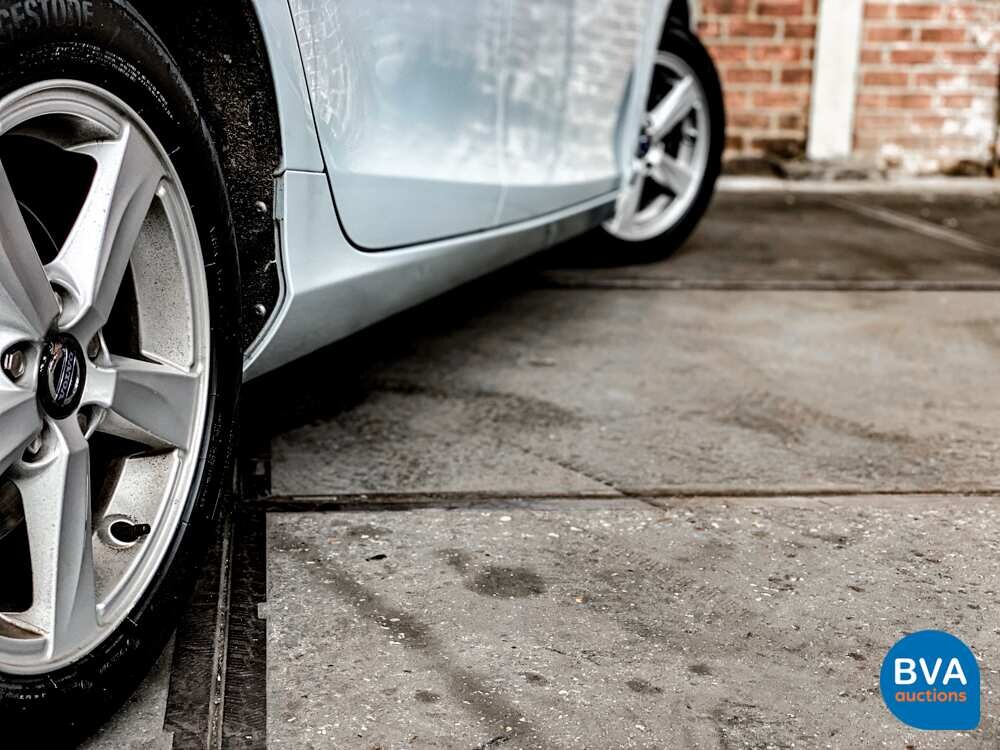 Volvo V40 1.6 D2 Kinetic 114pk 2013 -Original NL-, 1-SNX-70.