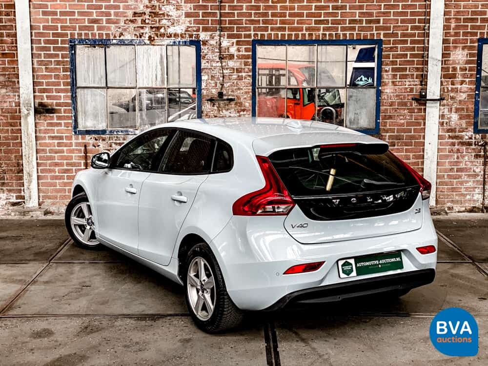 Volvo V40 1.6 D2 Kinetic 114pk 2013 -Original NL-, 1-SNX-70.