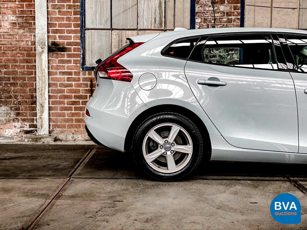 Volvo V40 1.6 D2 Kinetic 114pk 2013 -Original NL-, 1-SNX-70.