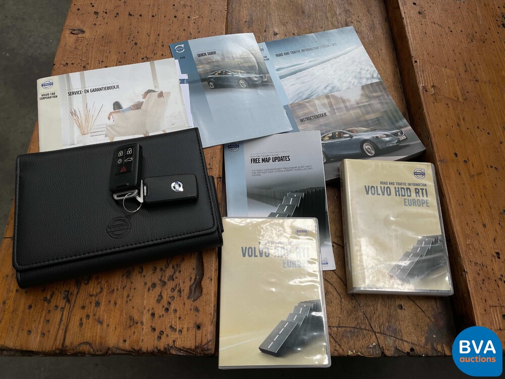 Volvo V40 1.6 D2 Kinetic 114pk 2013 -Original NL-, 1-SNX-70.