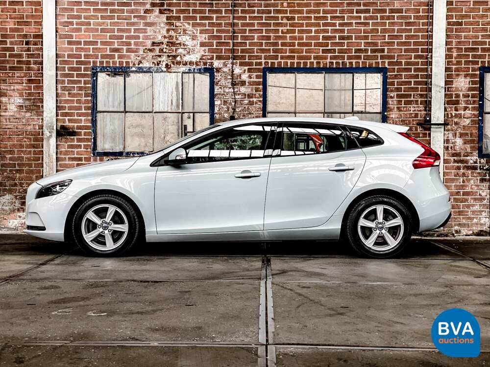 Volvo V40 1.6 D2 Kinetic 114pk 2013 -Original NL-, 1-SNX-70.