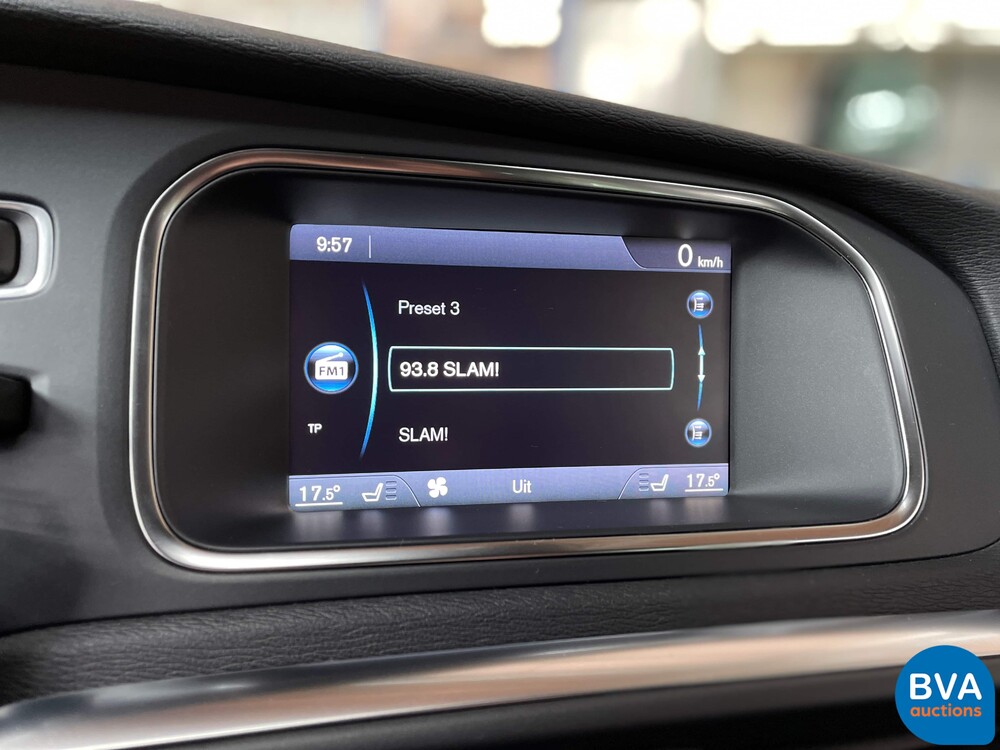Volvo V40 1.6 D2 Kinetic 114pk 2013 -Original NL-, 1-SNX-70.