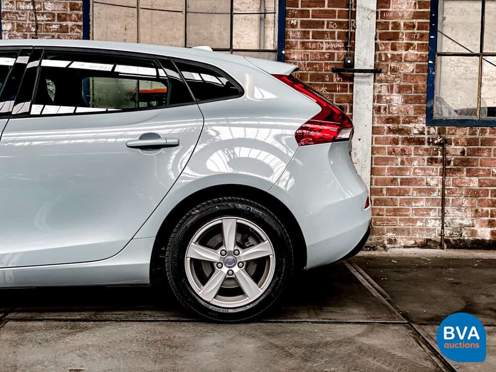 Volvo V40 1.6 D2 Kinetic 114pk 2013 -Original NL-, 1-SNX-70.