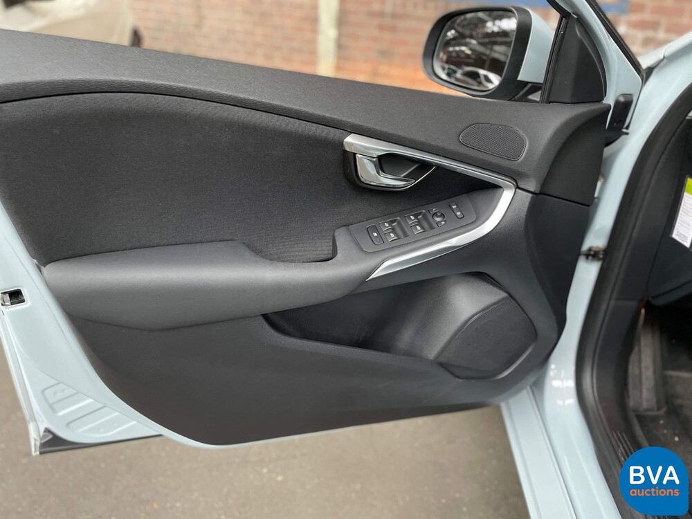Volvo V40 1.6 D2 Kinetic 114pk 2013 -Original NL-, 1-SNX-70.