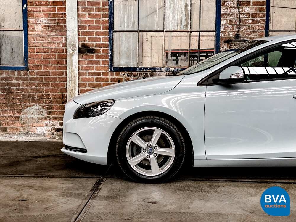 Volvo V40 1.6 D2 Kinetic 114pk 2013 -Original NL-, 1-SNX-70.