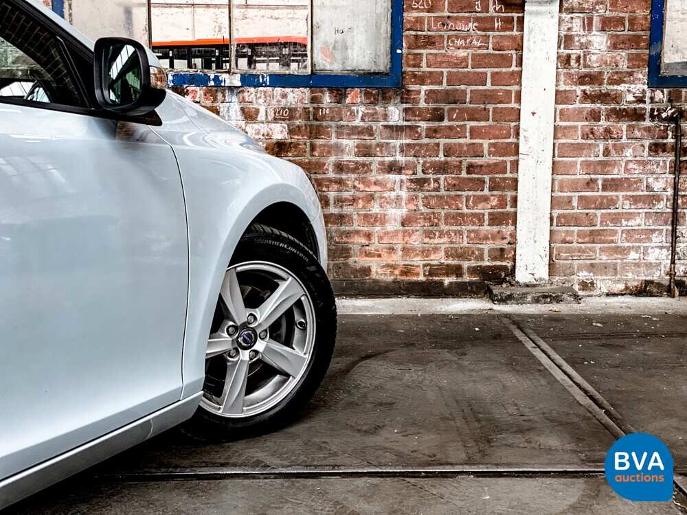 Volvo V40 1.6 D2 Kinetic 114pk 2013 -Original NL-, 1-SNX-70.