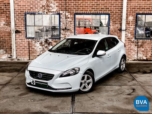 Volvo V40 1.6 D2 Kinetic 114pk 2013 -Original NL-, 1-SNX-70.