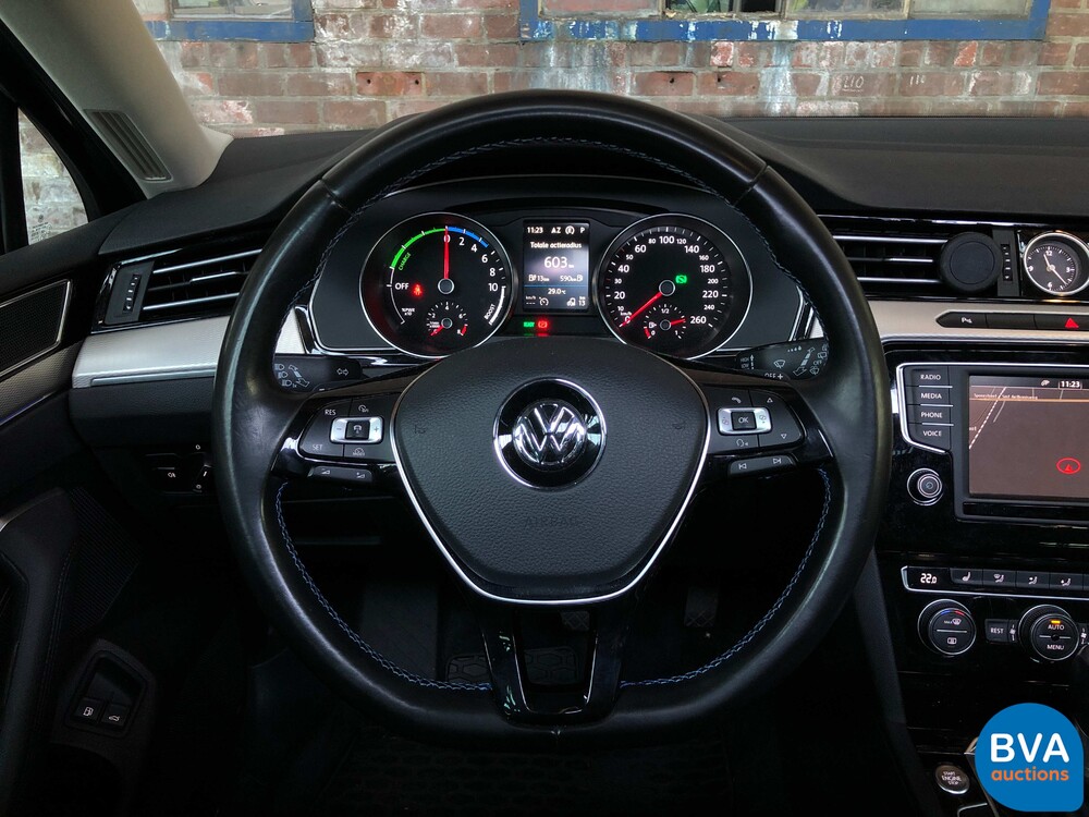 Volkswagen Passat Variante GTE 1.4 TSI 156pk 2016 -Original NL-, KN-074-R.