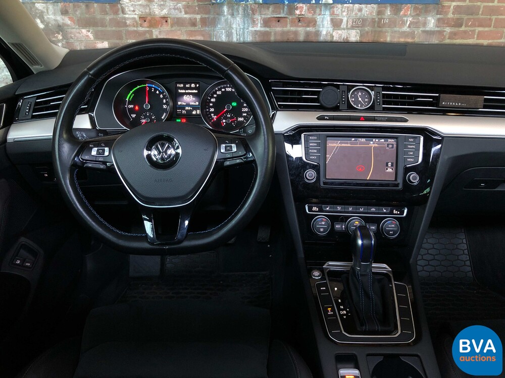 Volkswagen Passat Variante GTE 1.4 TSI 156pk 2016 -Original NL-, KN-074-R.