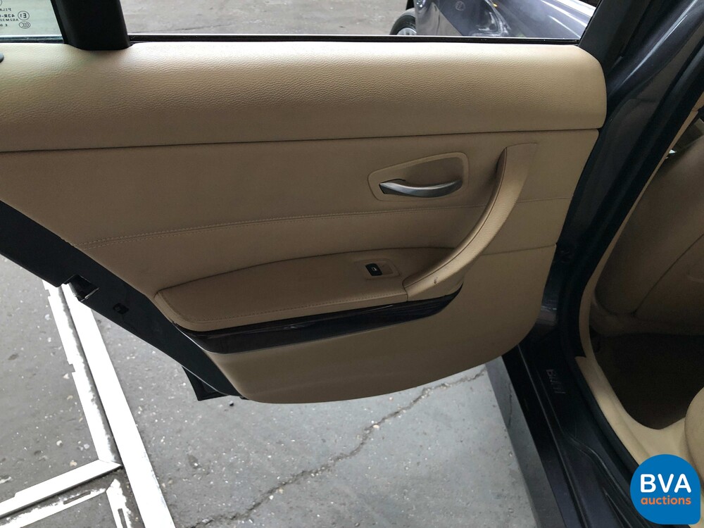 BMW 325i Sedan 3-Serie 218pk 2005 -Youngtimer-, H-054-ZB