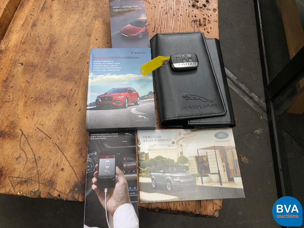Jaguar F-Pace 20d Portfolio R-Sport 180pk 2016 -Original NL-, KR-430-X.