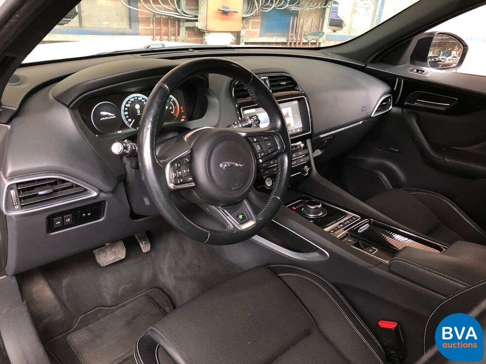 Jaguar F-Pace 20d Portfolio R-Sport 180pk 2016 -Original NL-, KR-430-X.