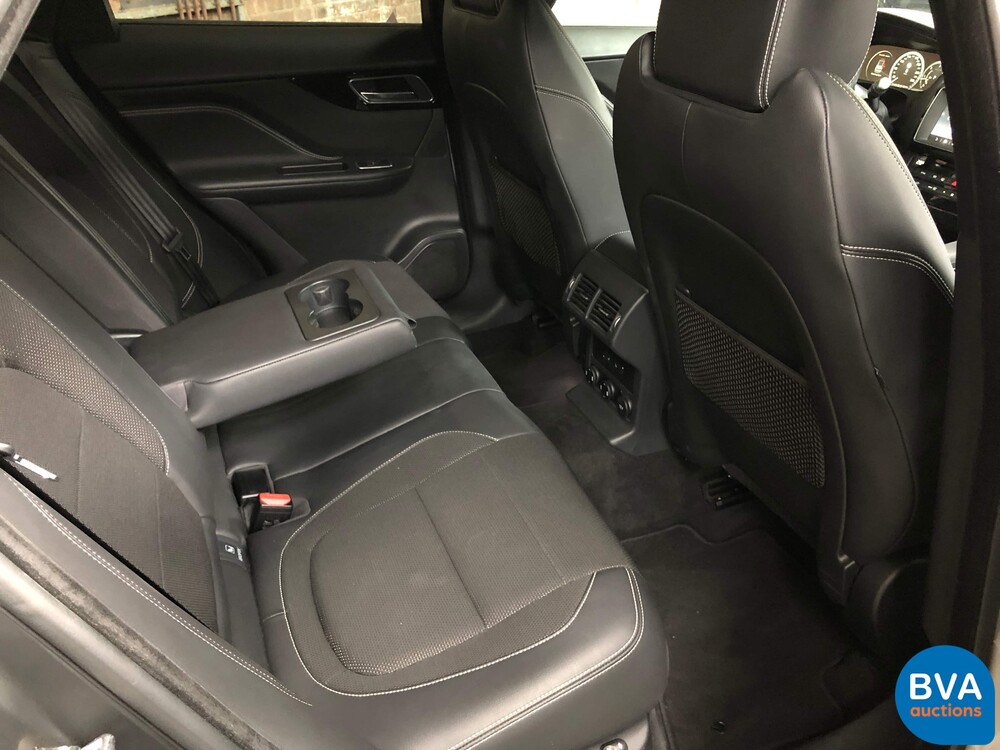 Jaguar F-Pace 20d Portfolio R-Sport 180pk 2016 -Original NL-, KR-430-X.