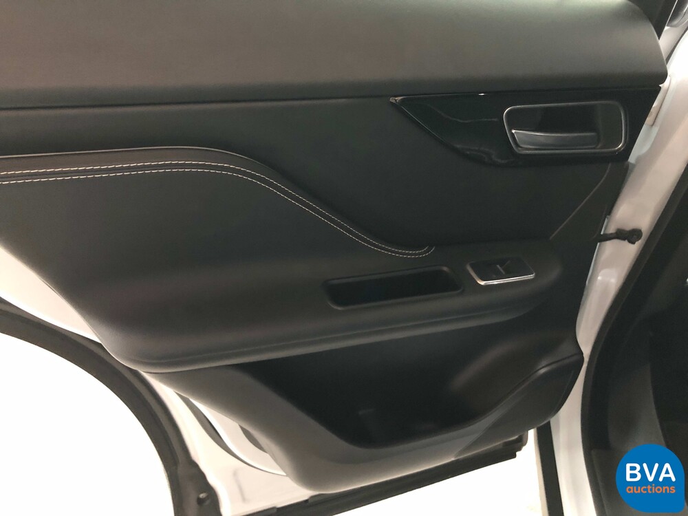 Jaguar F-Pace 20d Portfolio R-Sport 180pk 2016 -Original NL-, KR-430-X.