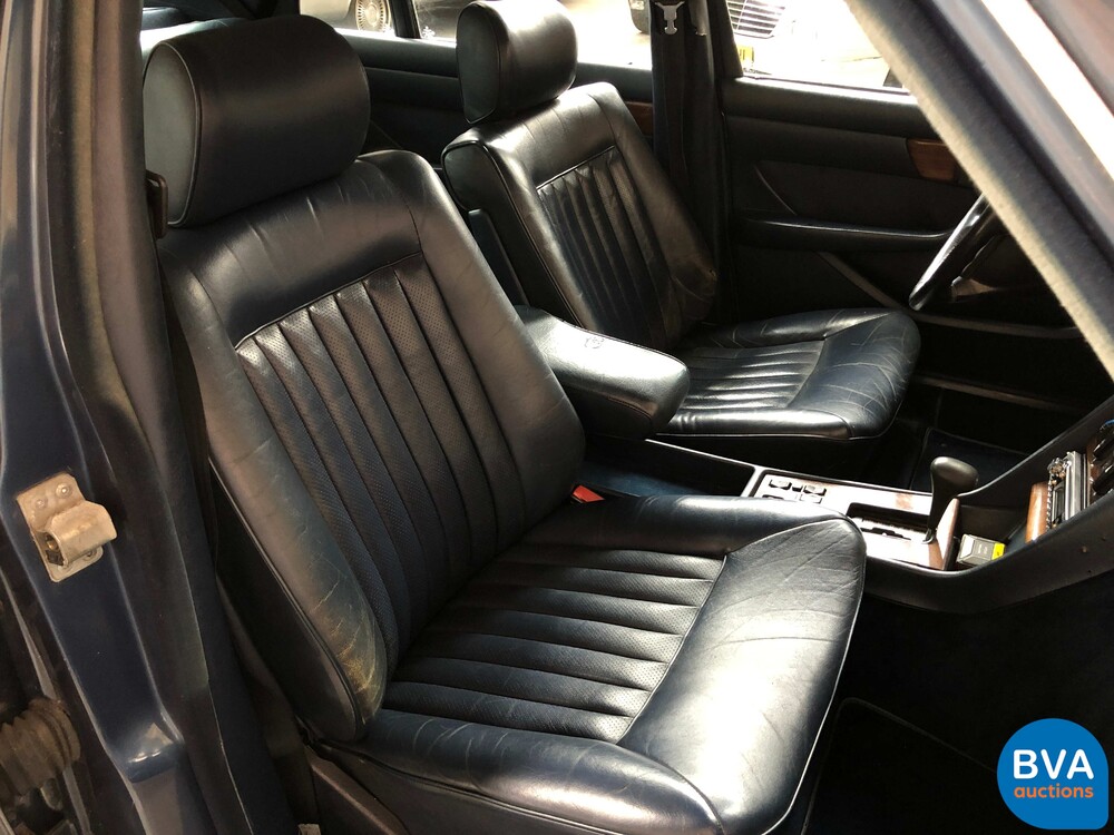 Mercedes-Benz 300SD W126 125hp 1983, 49-ZK-PP.