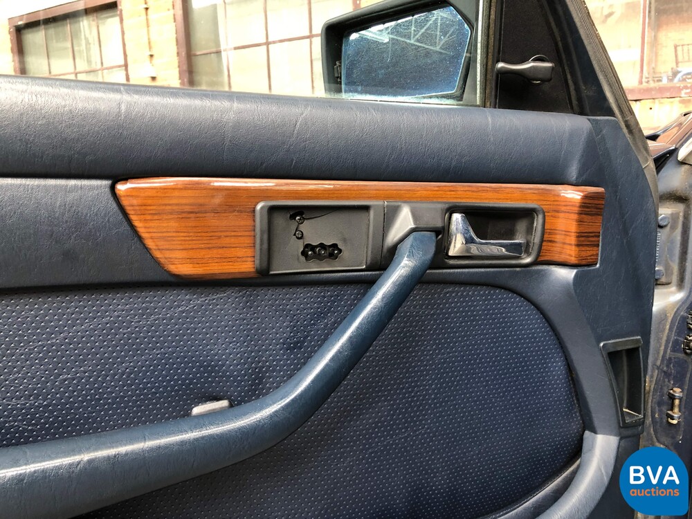 Mercedes-Benz 300SD W126 125hp 1983, 49-ZK-PP.