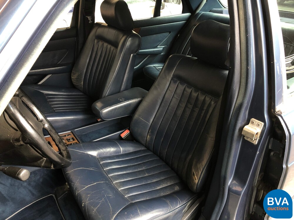 Mercedes-Benz 300SD W126 125hp 1983, 49-ZK-PP.