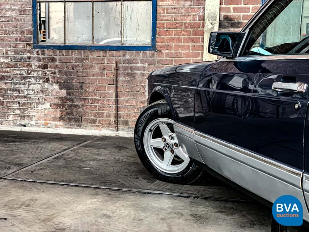 Mercedes-Benz 300SD W126 125hp 1983, 49-ZK-PP.