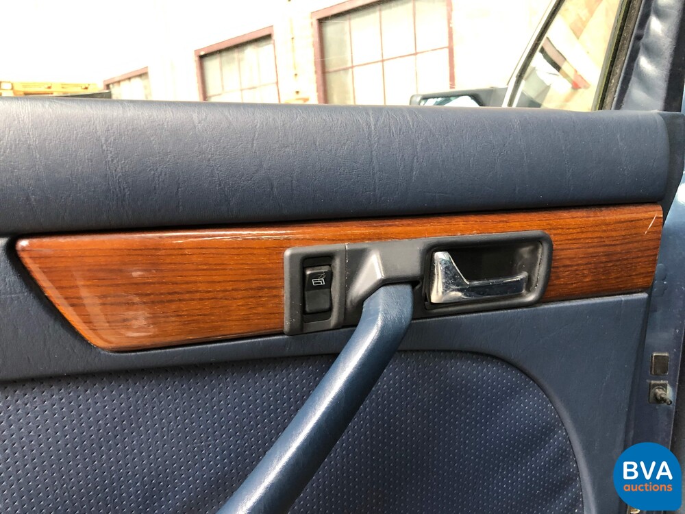 Mercedes-Benz 300SD W126 125hp 1983, 49-ZK-PP.