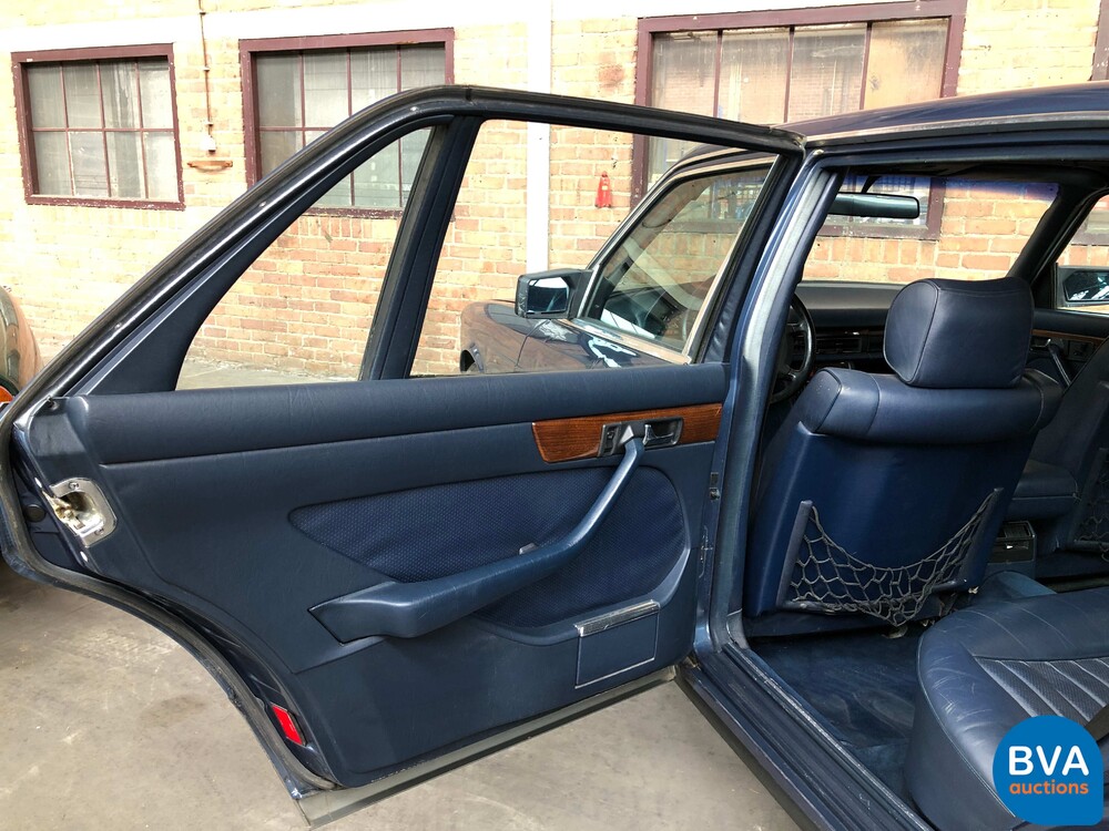 Mercedes-Benz 300SD W126 125hp 1983, 49-ZK-PP.