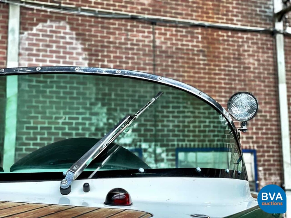 Quicksilver Classic 20 Mercruiser MPI 235hp (RIVA BOESCH Shape) Speedboat Trailer 2021.