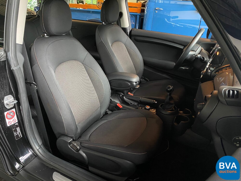 Mini Cooper Ernsthaftes Geschäft 1.5 136 PS 2015, KP-017-H.