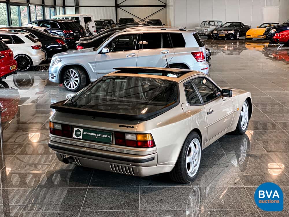Porsche 944 2.5 Coupé 163 PS 1985, LZ-BX-82.