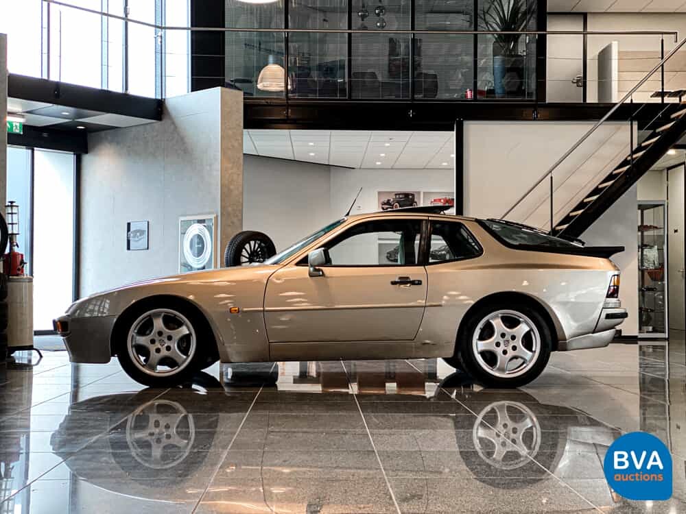 Porsche 944 2.5 Coupé 163 PS 1985, LZ-BX-82.