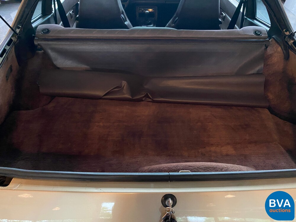 Porsche 944 2.5 Coupé 163 PS 1985, LZ-BX-82.