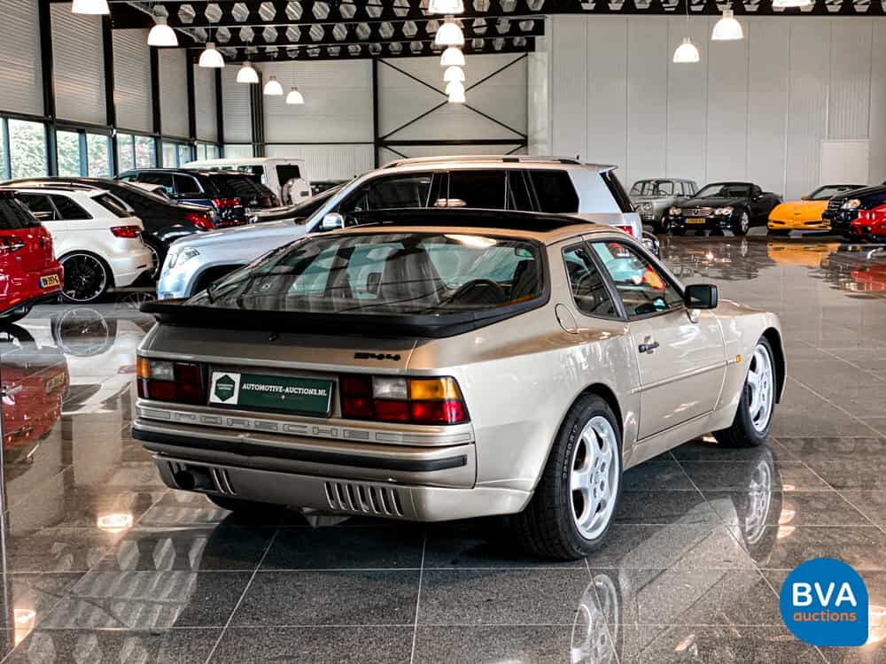 Porsche 944 2.5 Coupé 163 PS 1985, LZ-BX-82.