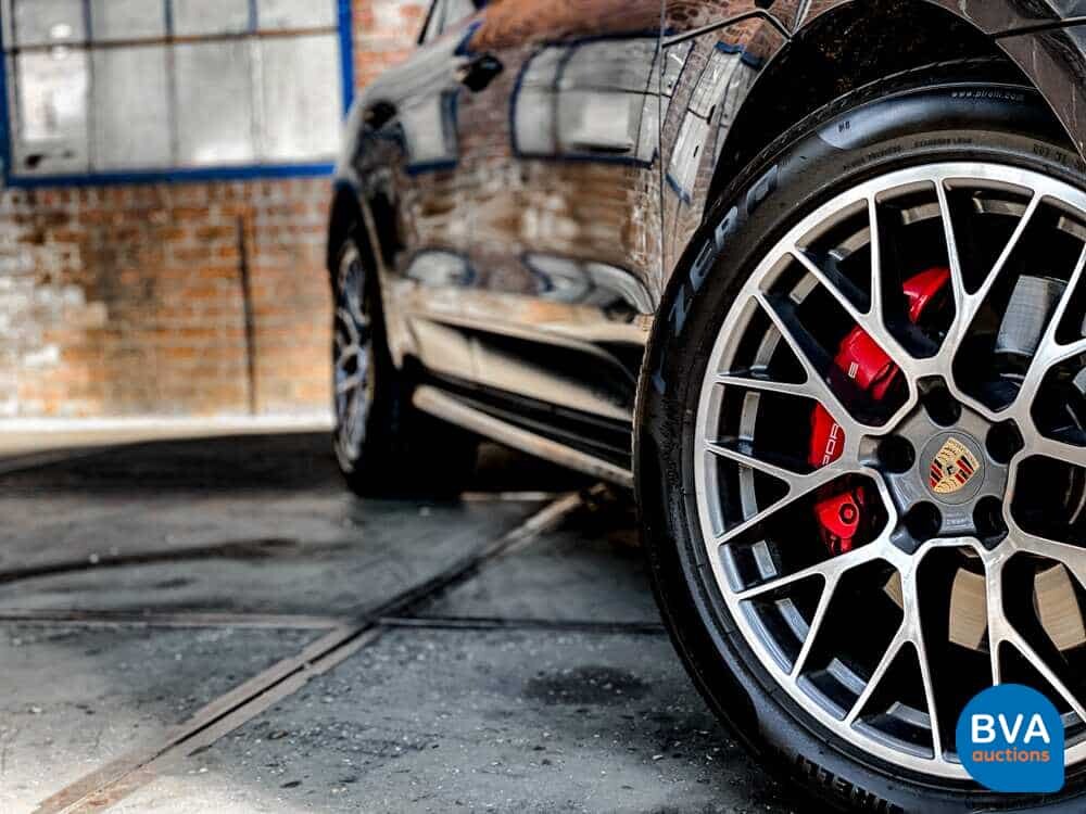Porsche Macan GTS V6 Bi-Turbo 360hp 2016 Facelift, L-748-DB.