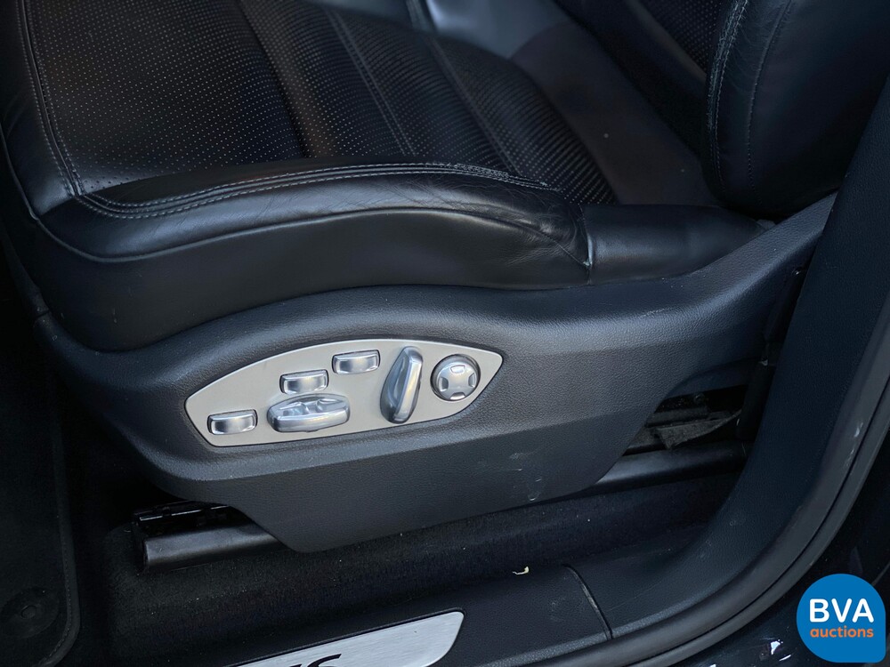 Porsche Macan GTS V6 Bi-Turbo 360hp 2016 Facelift, L-748-DB.