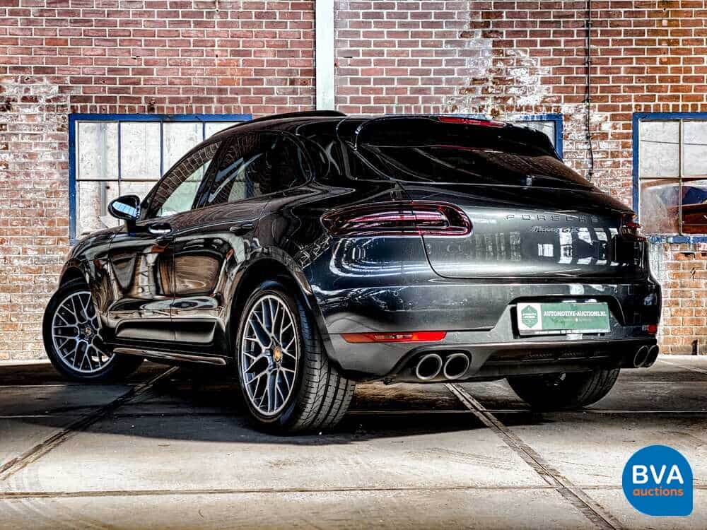 Porsche Macan GTS V6 Bi-Turbo 360hp 2016 Facelift, L-748-DB.