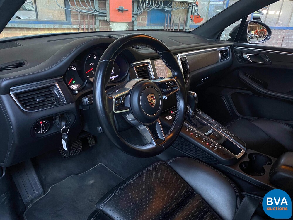 Porsche Macan GTS V6 Bi-Turbo 360hp 2016 Facelift, L-748-DB.