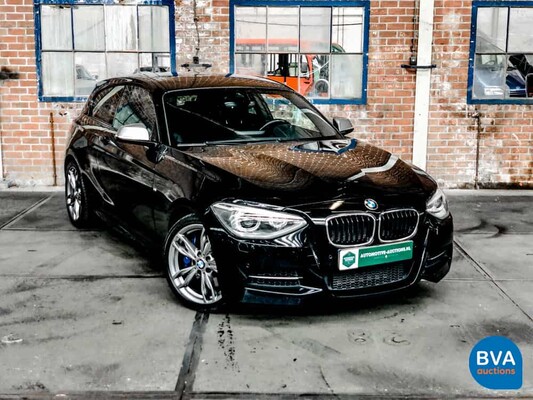 BMW M135i M-Sport 320pk M-Performance Manual transmission 1-Series 2012, NL registration.