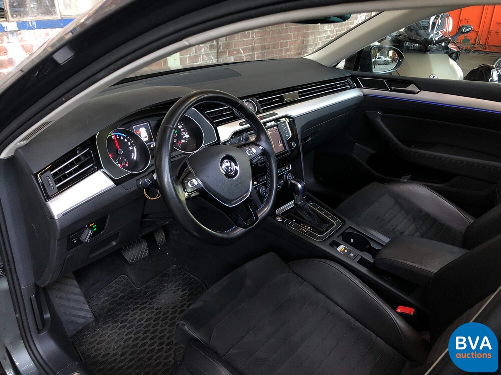 Volkswagen Passat Variant GTE 1.4 TSI 156pk 2016 -Original NL-, KN-074-R.