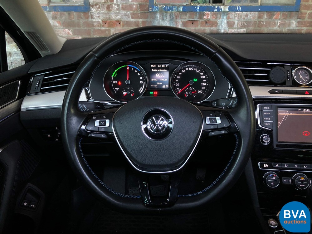 Volkswagen Passat Variant GTE 1.4 TSI 156pk 2016 -Original NL-, KN-074-R.