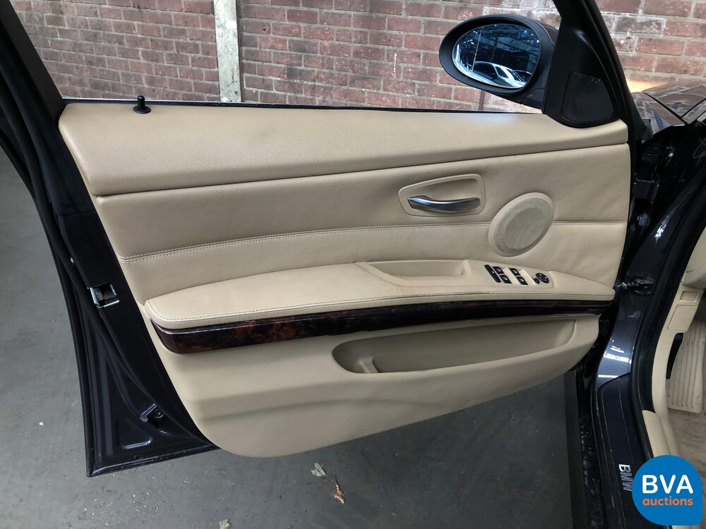 BMW 325i Limousine 3er 218pk 2005 -Youngtimer-, H-054-ZB.