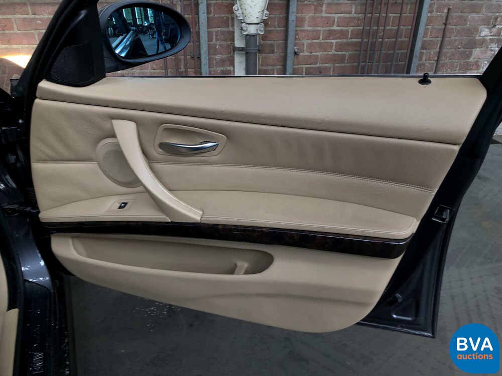 BMW 325i Limousine 3er 218pk 2005 -Youngtimer-, H-054-ZB.