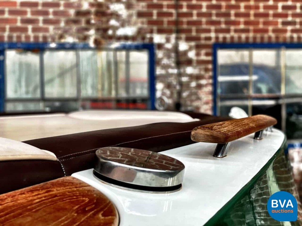 Quicksilver Classic 20 Mercruiser MPI 235hp (RIVA BOESCH Shape) Speedboat Trailer 2021.