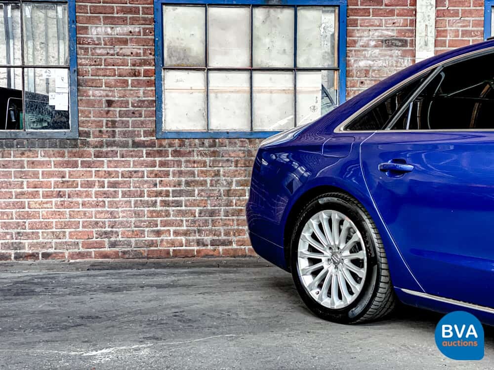 Audi A8 L W12 Quattro Pro Line + 6.3 W12 500 PS 2012.