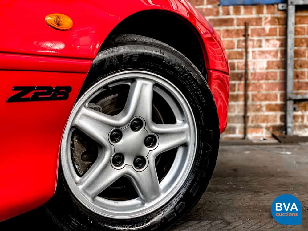 Chevrolet Camaro Z28 LS1 5.7L V8 288 PS 1998.