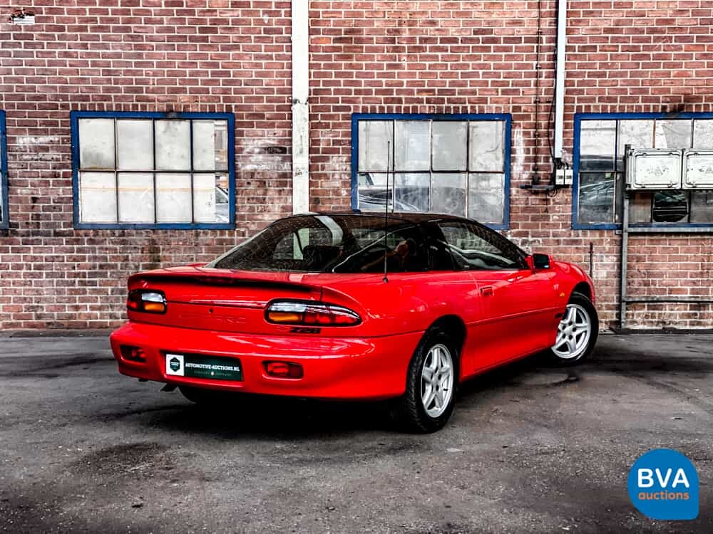 Chevrolet Camaro Z28 LS1 5.7L V8 288 PS 1998.