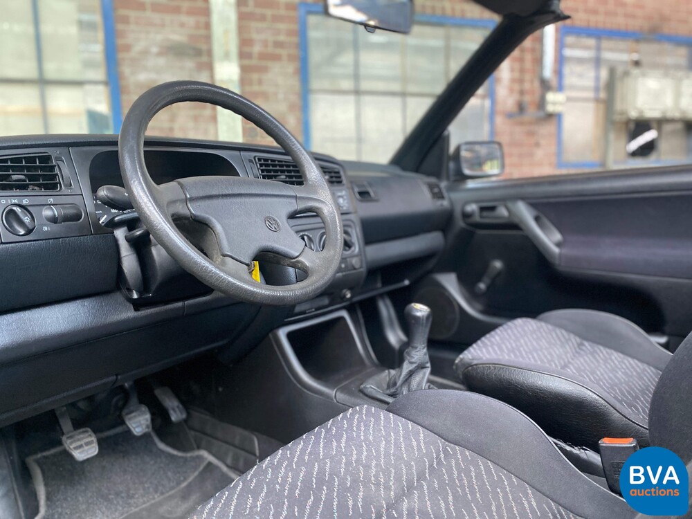 Volkswagen Golf1.8 Cabrio 75PS E2 -Org. NL-, J-PPL-61.