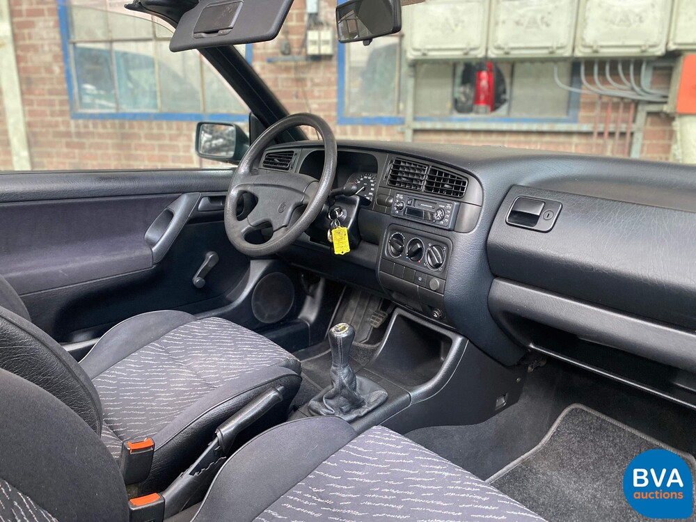 Volkswagen Golf1.8 Cabrio 75PS E2 -Org. NL-, J-PPL-61.