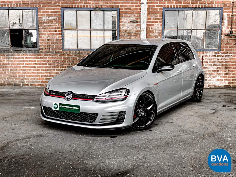 Volkswagen Golf GTI 245 PS 2015.