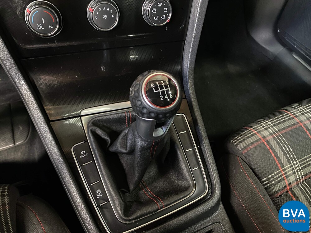 Volkswagen Golf GTI 245 PS 2015.
