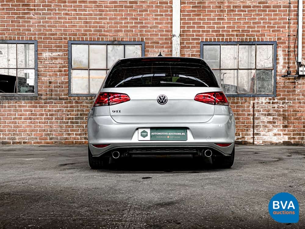 Volkswagen Golf GTI 245 PS 2015.