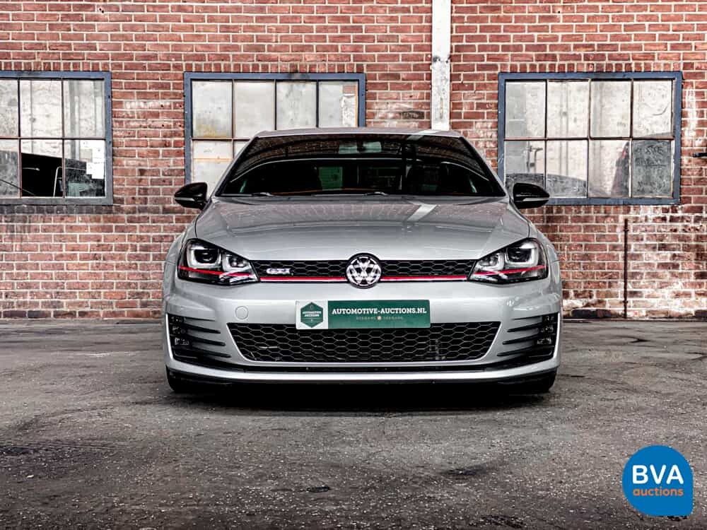 Volkswagen Golf GTI 245 PS 2015.