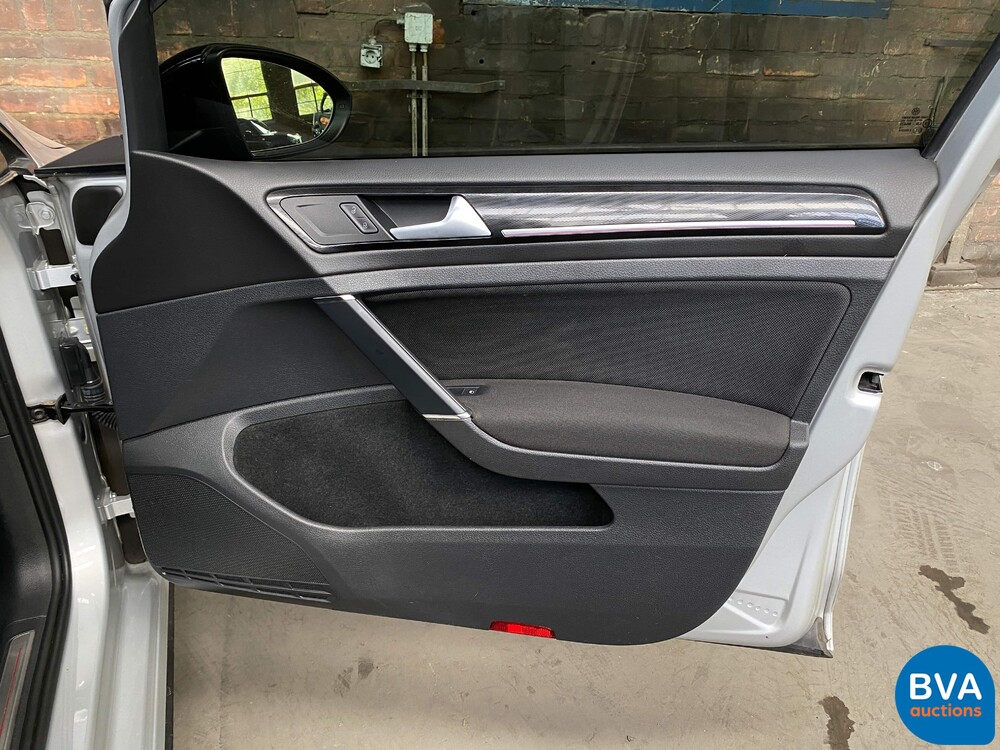 Volkswagen Golf GTI 245 PS 2015.